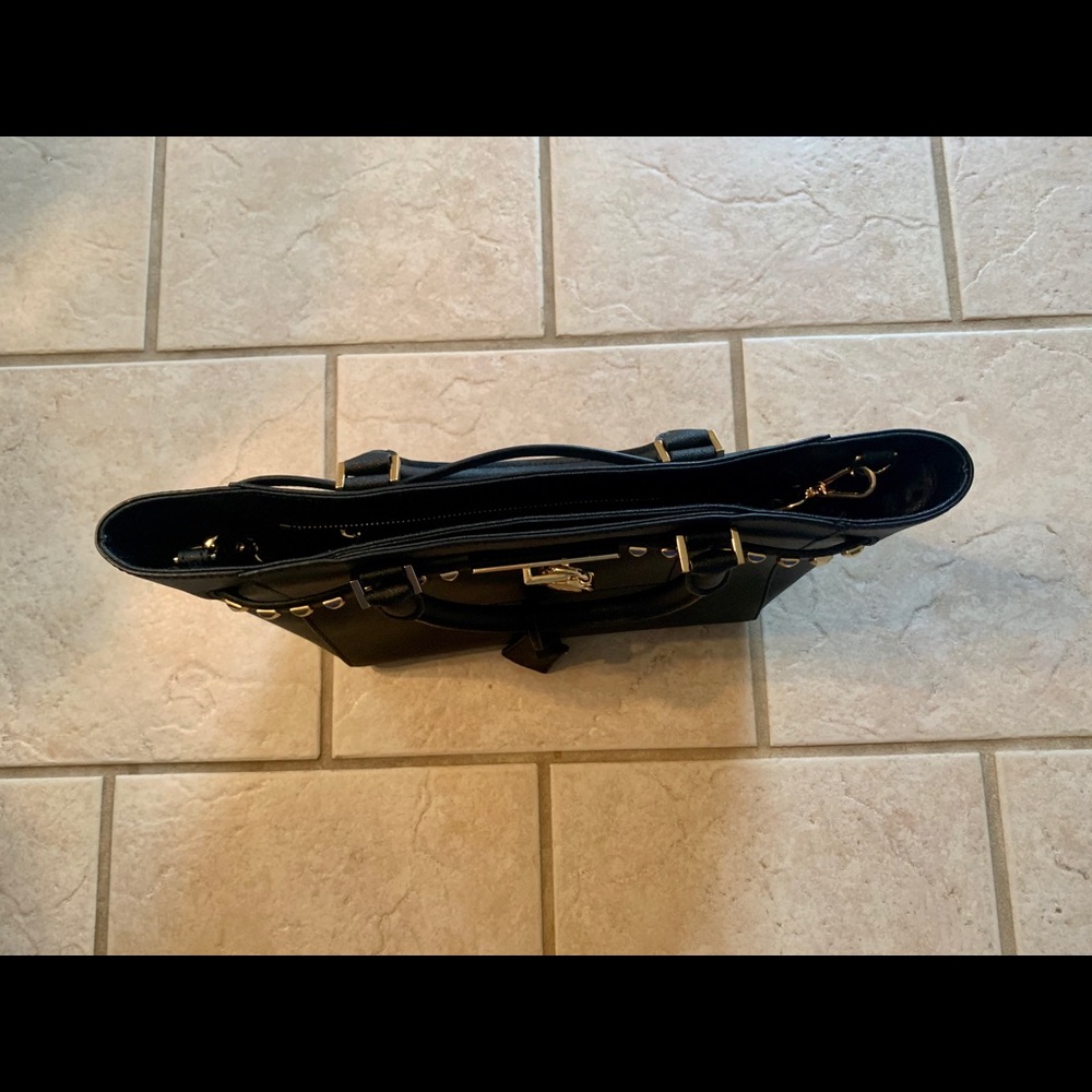 Michael Kors purse - Picture 4 of 6